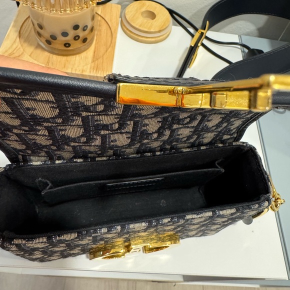 Dior 30 Montaigne Box Bag - Picture 5 of 7